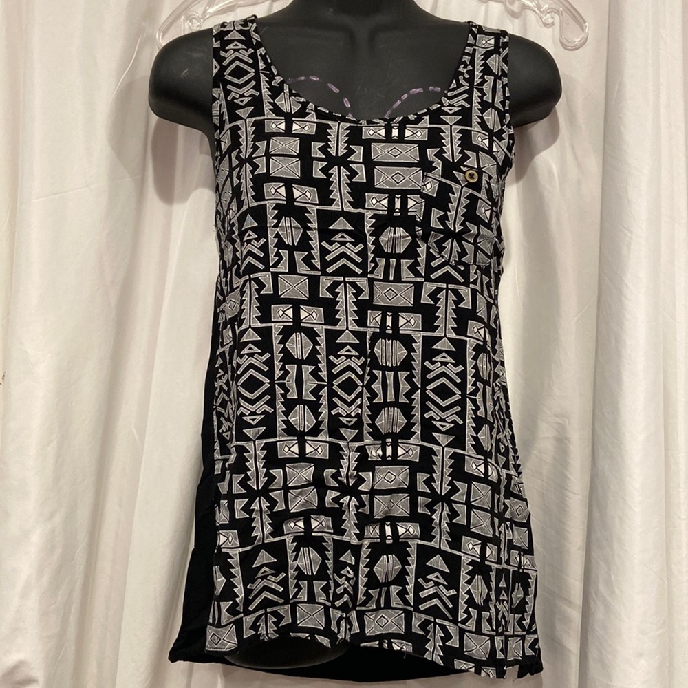 Okeysi Aztec print sleeveless blouse